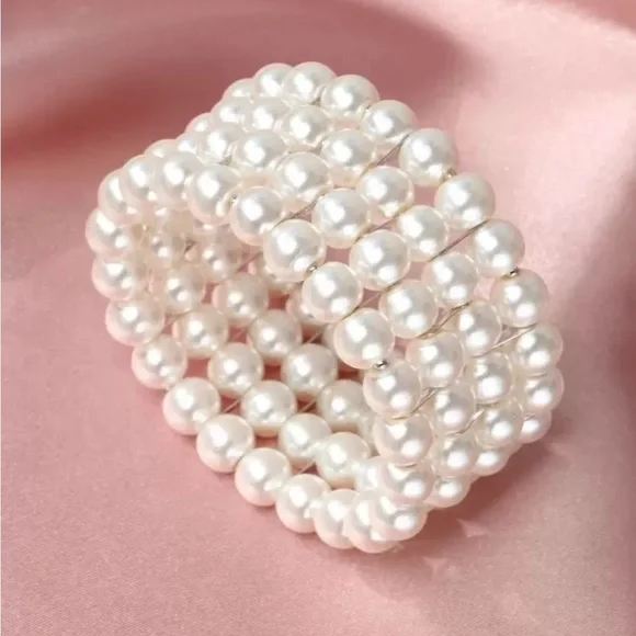 Elegant White Pearl Bracelet - Picture 2 of 5